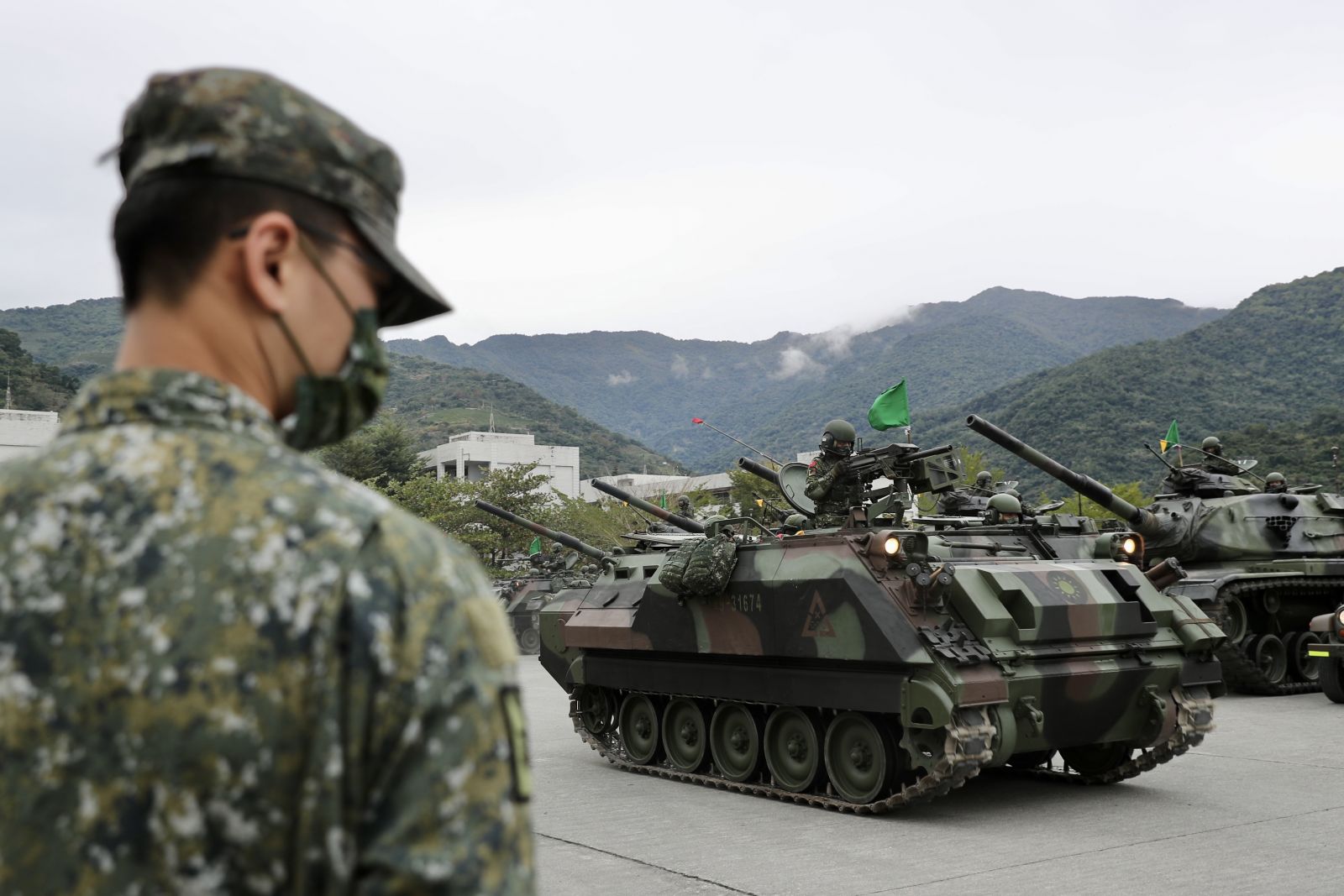 Военно следующие. Американское вооружение. Военная база России. Фото военных баз на Украине. Дальний Восток Китай.