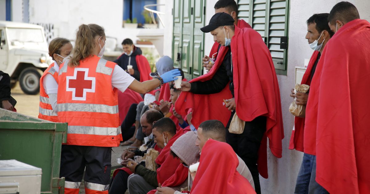 La Guardia Costiera italiana ha soccorso oltre 1.000 migranti – Respublika.lt