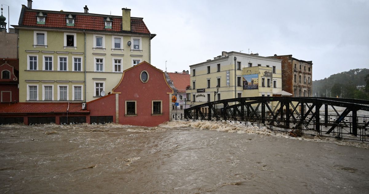 W powodziach w Polsce i Austrii zginęły co najmniej dwie osoby – Respublika.lt