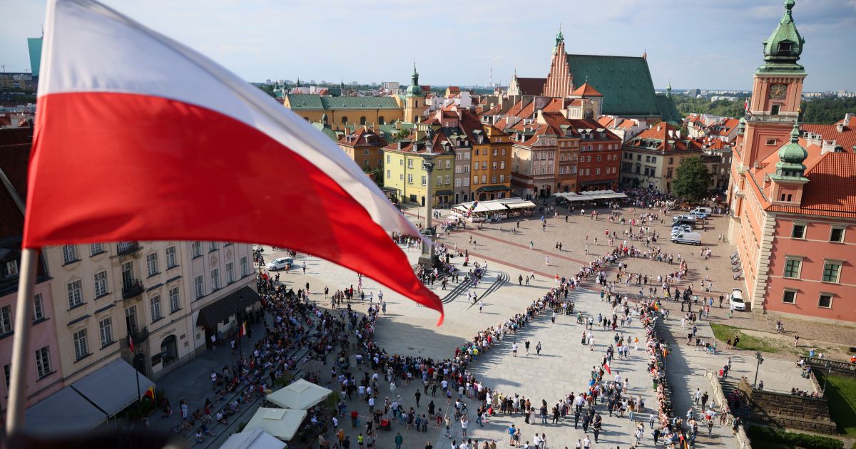 Polska obiecuje referendum w sprawie europejskiego porozumienia w sprawie migrantów – Respublika.lt