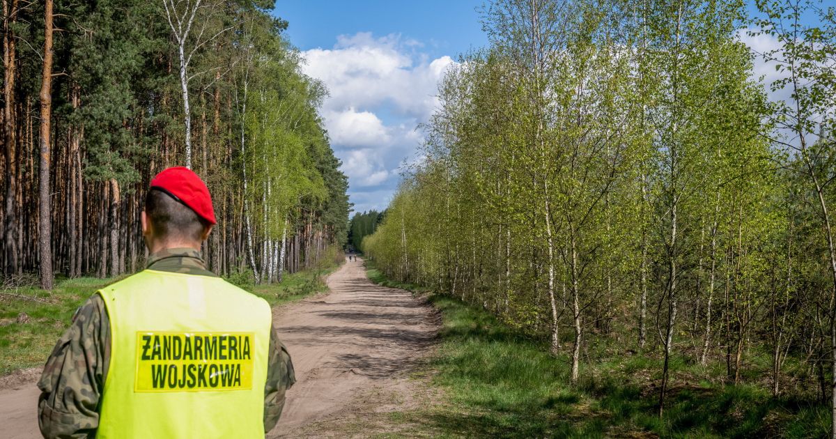 Rakieta znaleziona w lesie na północy Polski niekoniecznie została wystrzelona z terytorium innego państwa – Respublika.lt